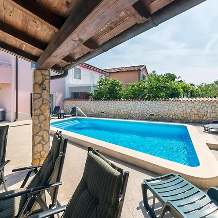 Lovely In With House Sea View Pula