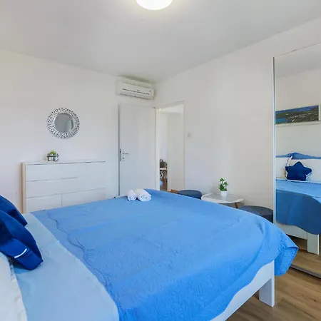 Holiday home Lovely In With House Sea View Pula