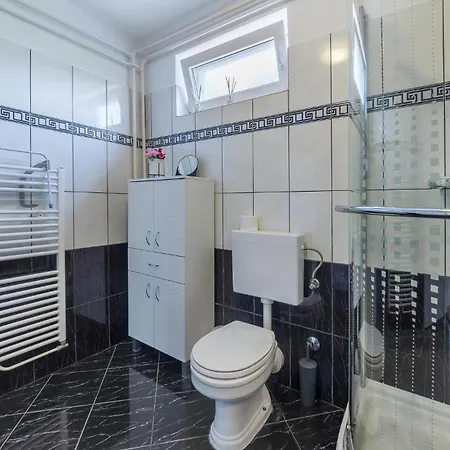 Semesterbostad Front In